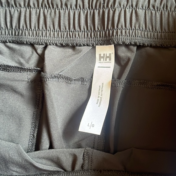 Helly Hansen Women’s Tech Trail shorts Black Large NWT - Picture 2 of 6